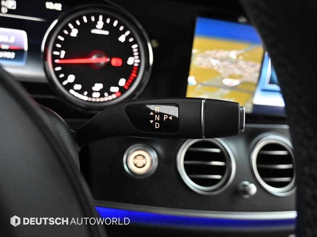 Mercedes-Benz E-Class E220d Avantgarde 10