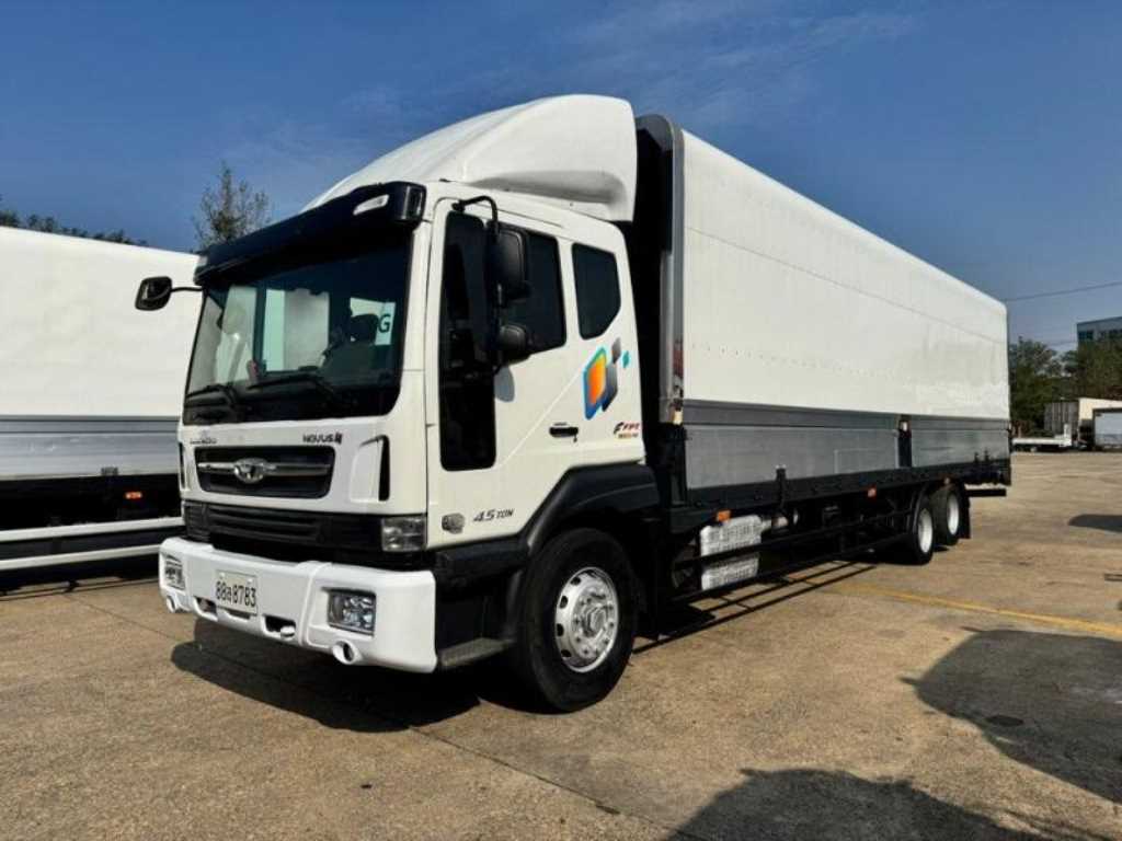 타타대우 노부스 윙바디 4.5톤 수동 1