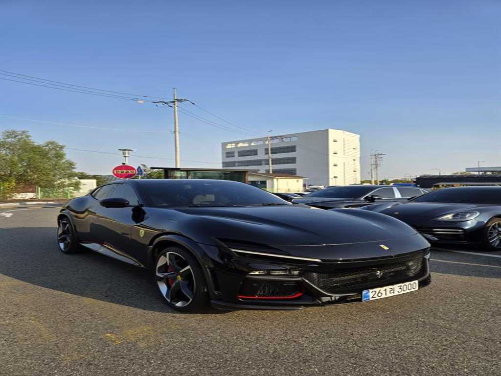 Ferrari Purosangue 6.5 V12 4