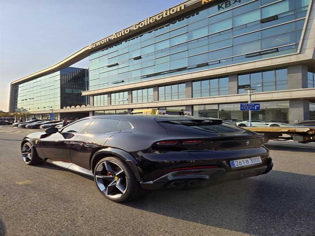 Ferrari Purosangue 6.5 V12 7