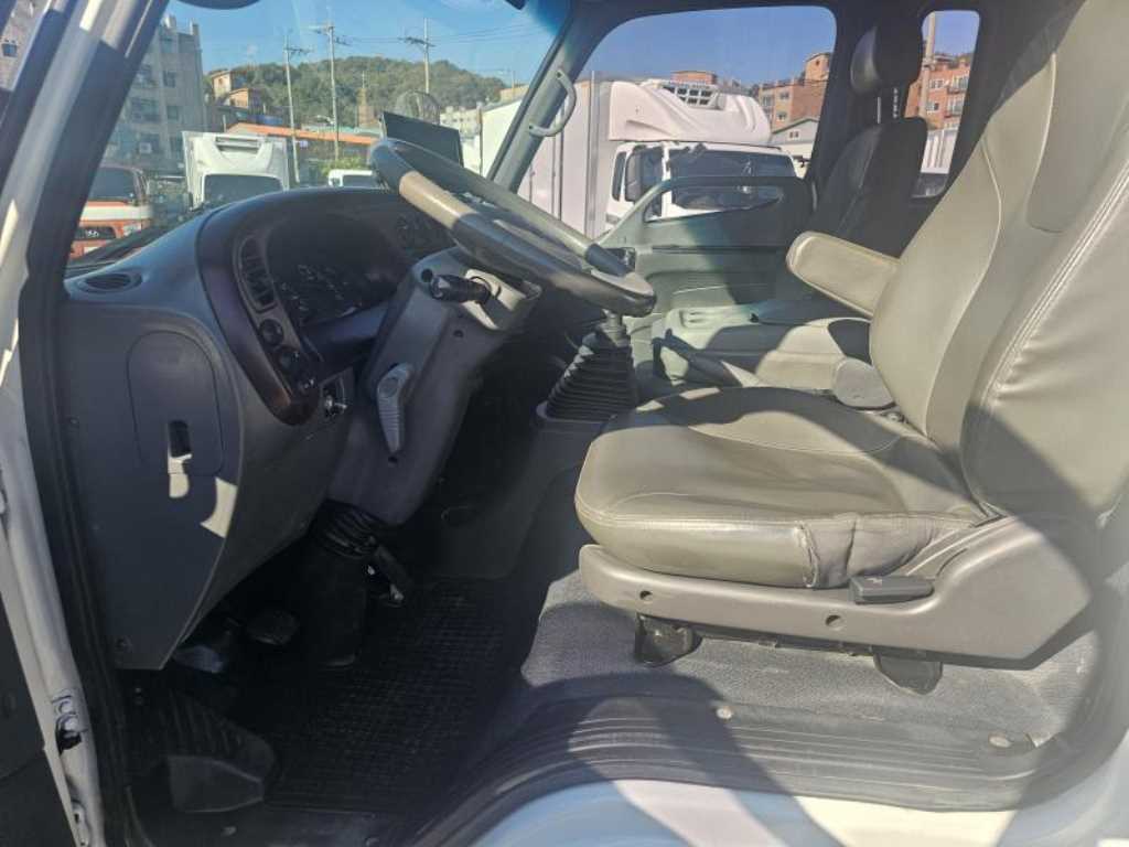 현대 어부바카 이마이티 8