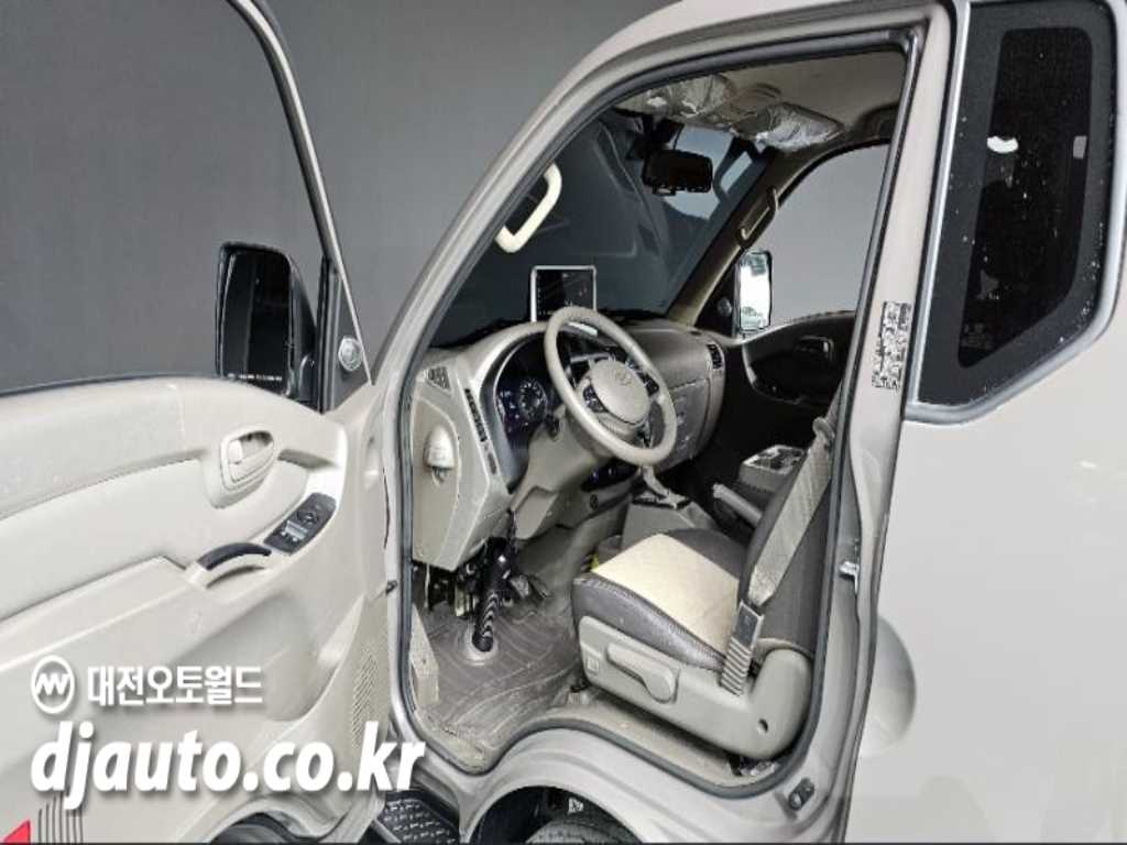 현대 포터2 1톤 카고 슈퍼캡 장축 LPG 9