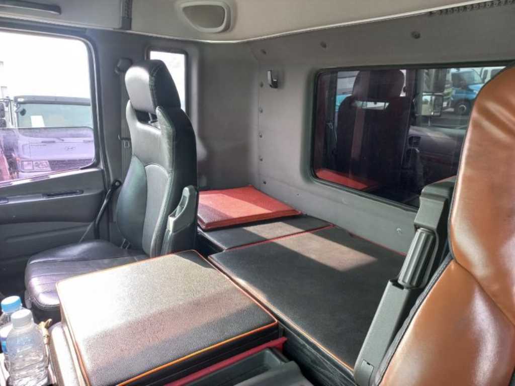 현대 트라고 카고 8