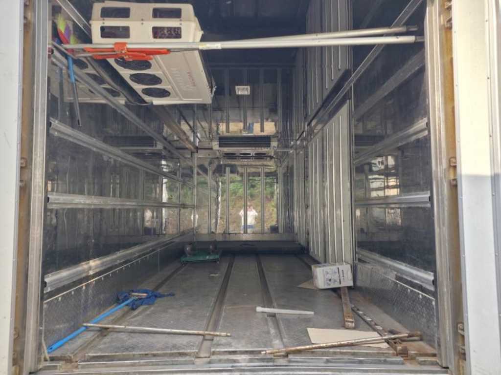 타타대우 더쎈 3.5톤 냉동탑 조르다 4