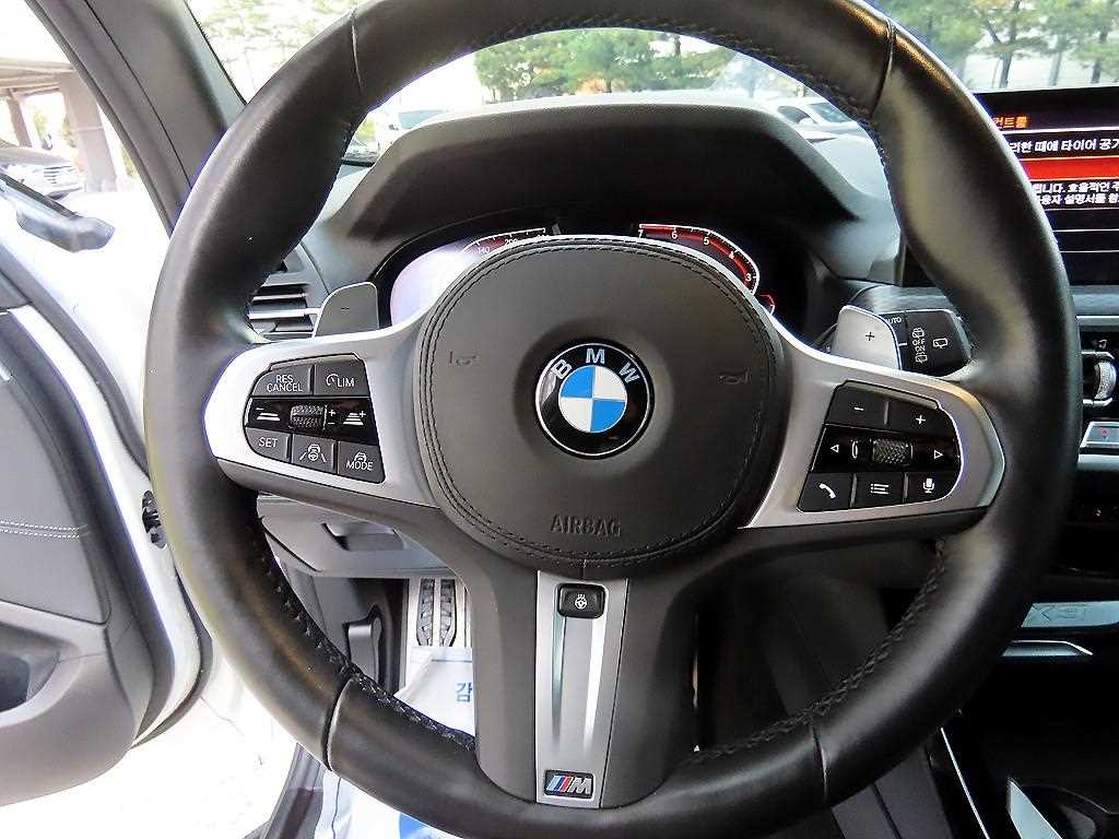 BMW X3 xDrive 20i M Sport Pro 9