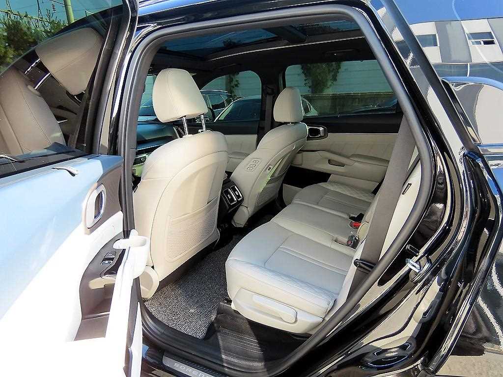 Kia Sorento 1.6T 2WD Signature Gravity 7