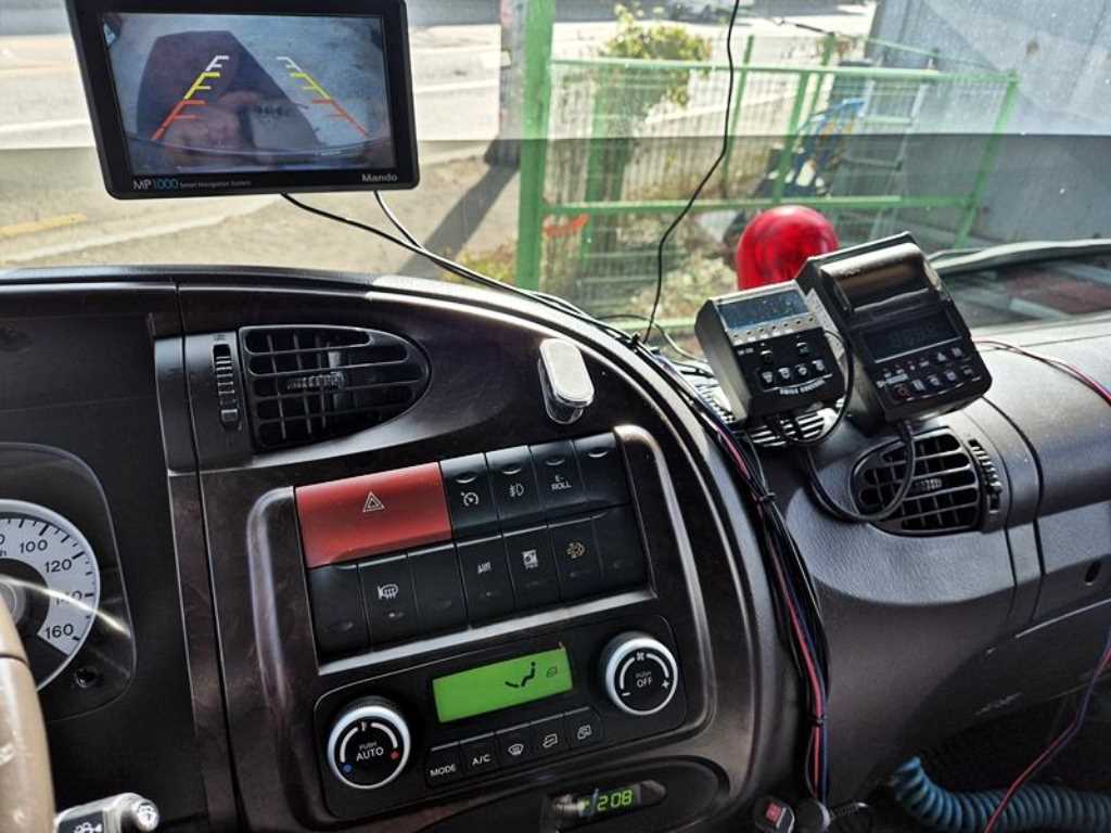 현대 메가트럭 단바리 냉동탑 5톤 수동 13