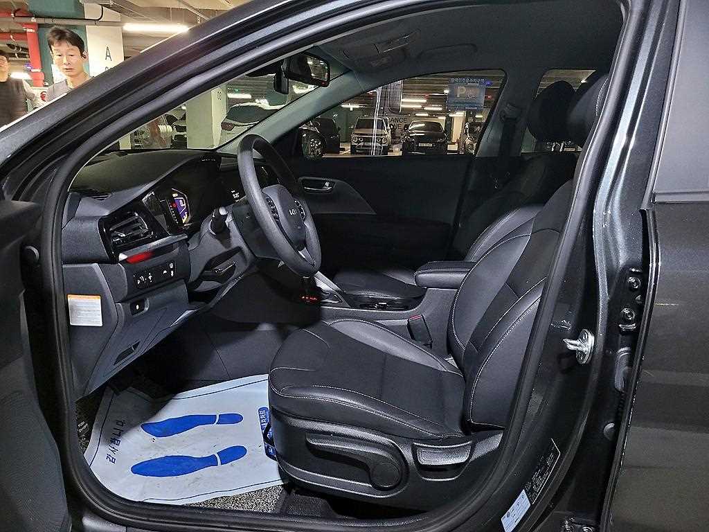 Kia Niro 1.6 HEV Trendy 8