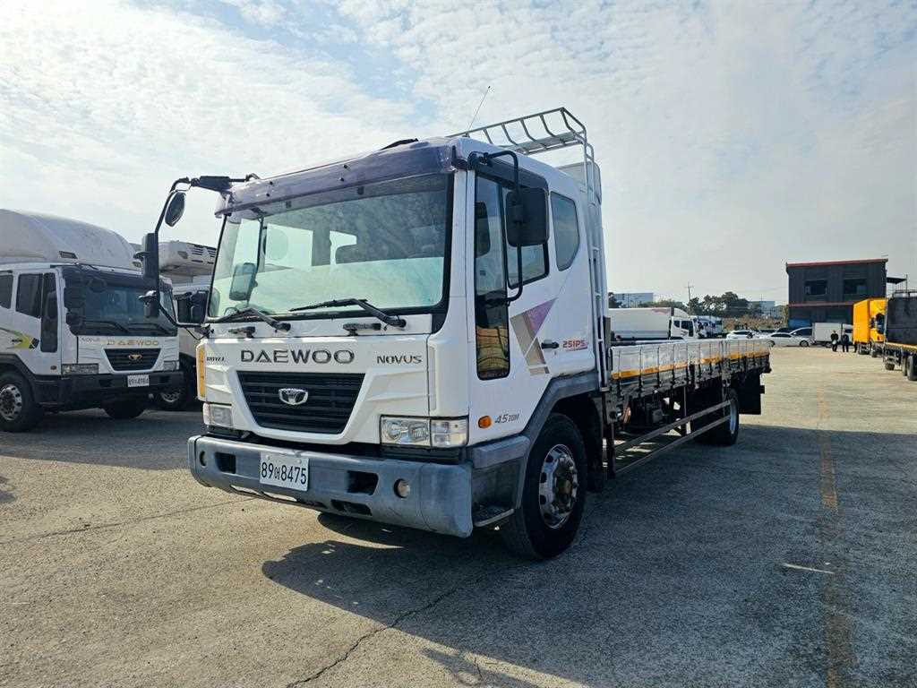 타타대우 노부스 단바리 카고 4.5톤 수동 1