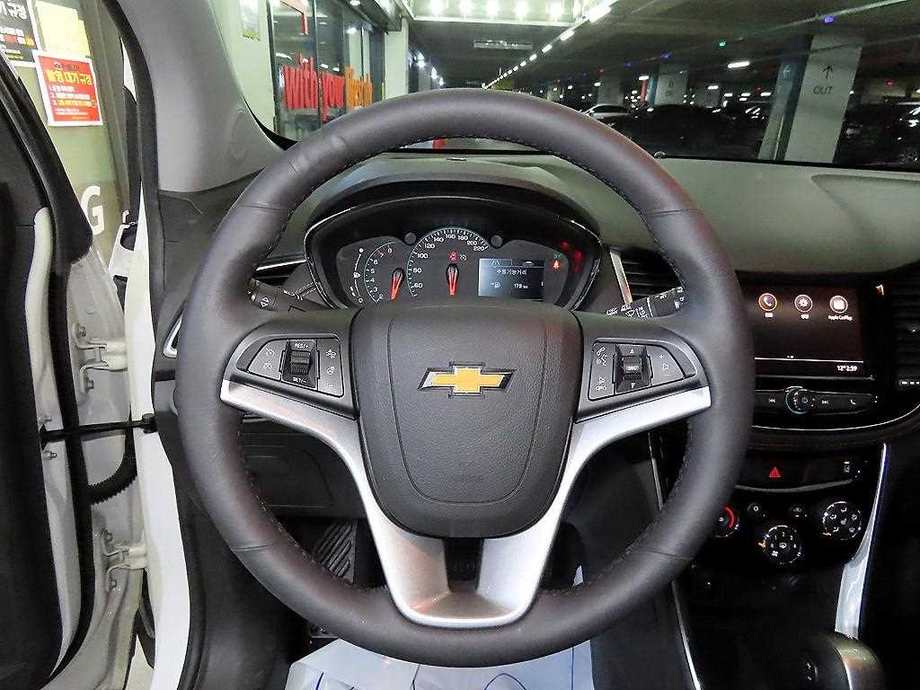 Chevrolet Trax Gasoline 1.4 Premier 9