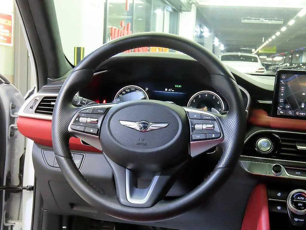 Genesis G70 Gasoline 2.0T 2WD Sport Package 9