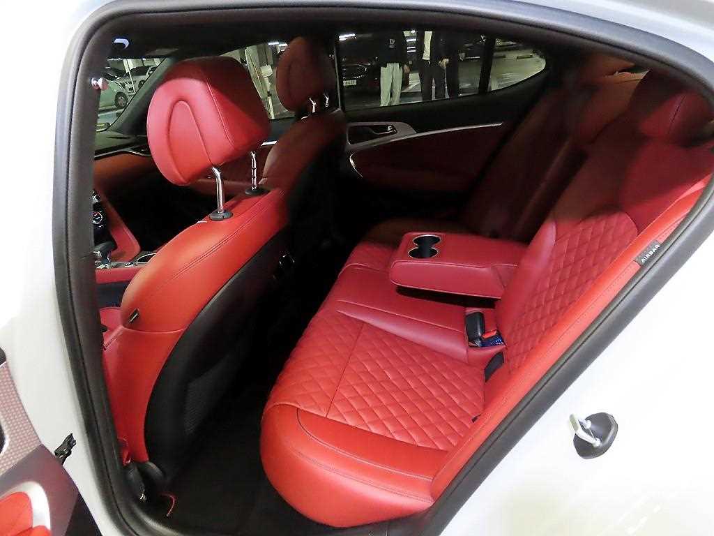 Genesis G70 Gasoline 2.0T 2WD Sport Package 8