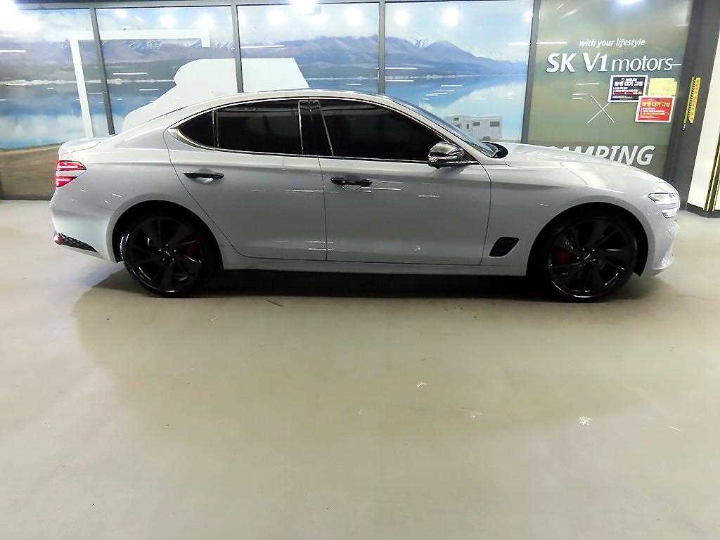 Genesis G70 Gasoline 2.0T 2WD Sport Package 4