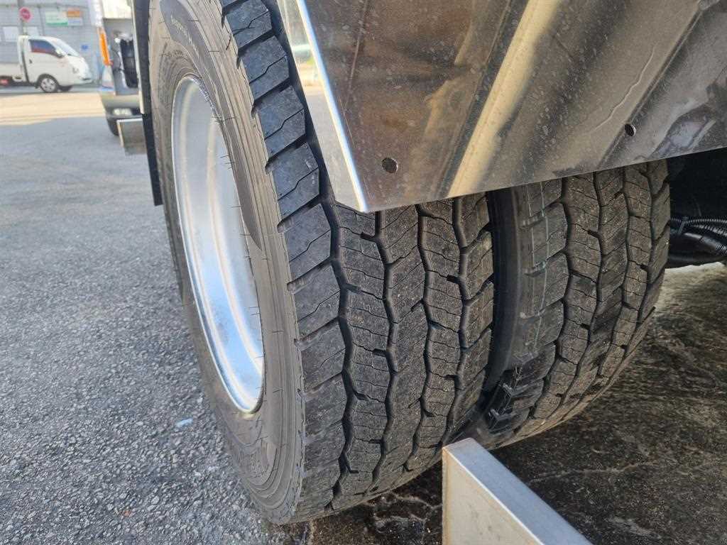 현대 살수차 메가트럭 수동 9