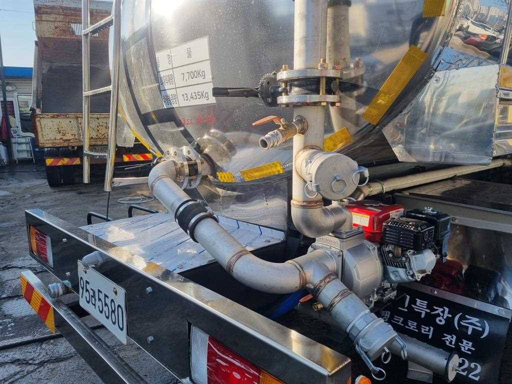 현대 살수차 메가트럭 수동 11