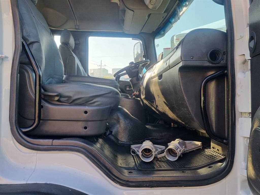 현대 살수차 메가트럭 수동 4