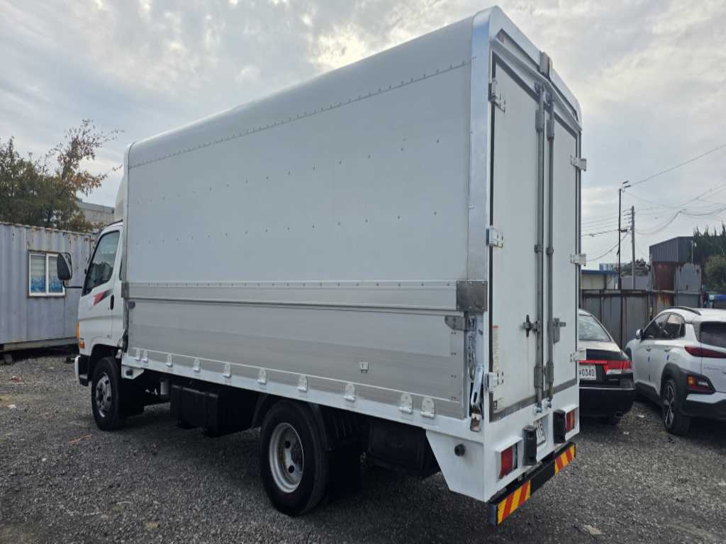 현대 이마이티 윙바디 3