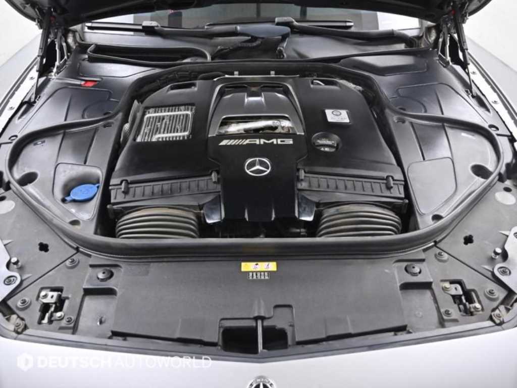 Mercedes-Benz AMG S63 4MATIC+ Coupe 7