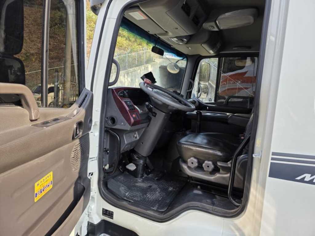 현대 메가트럭 윙바디 5톤 수동 8