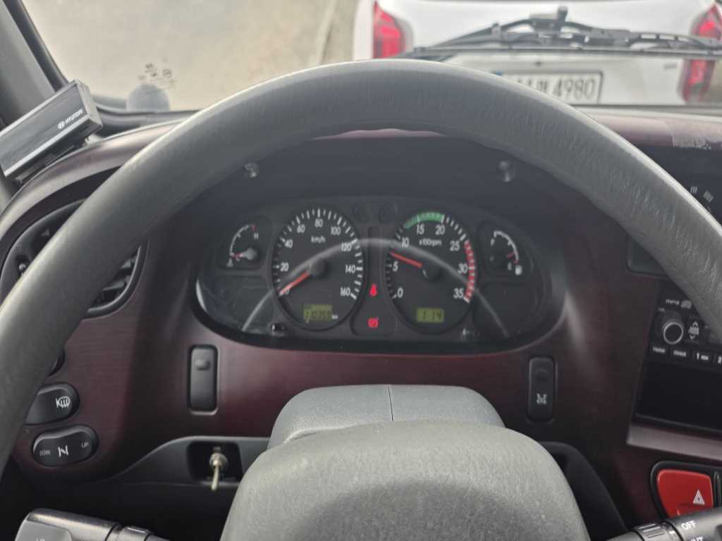 현대 이마이티 윙바디 8