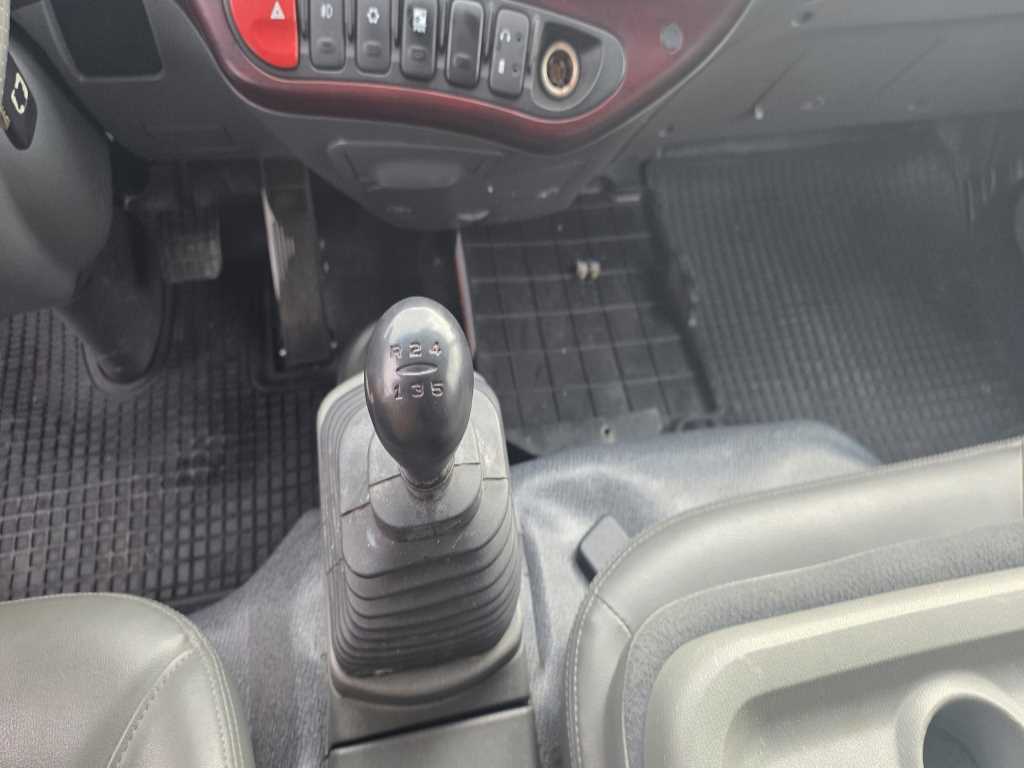 현대 이마이티 윙바디 9