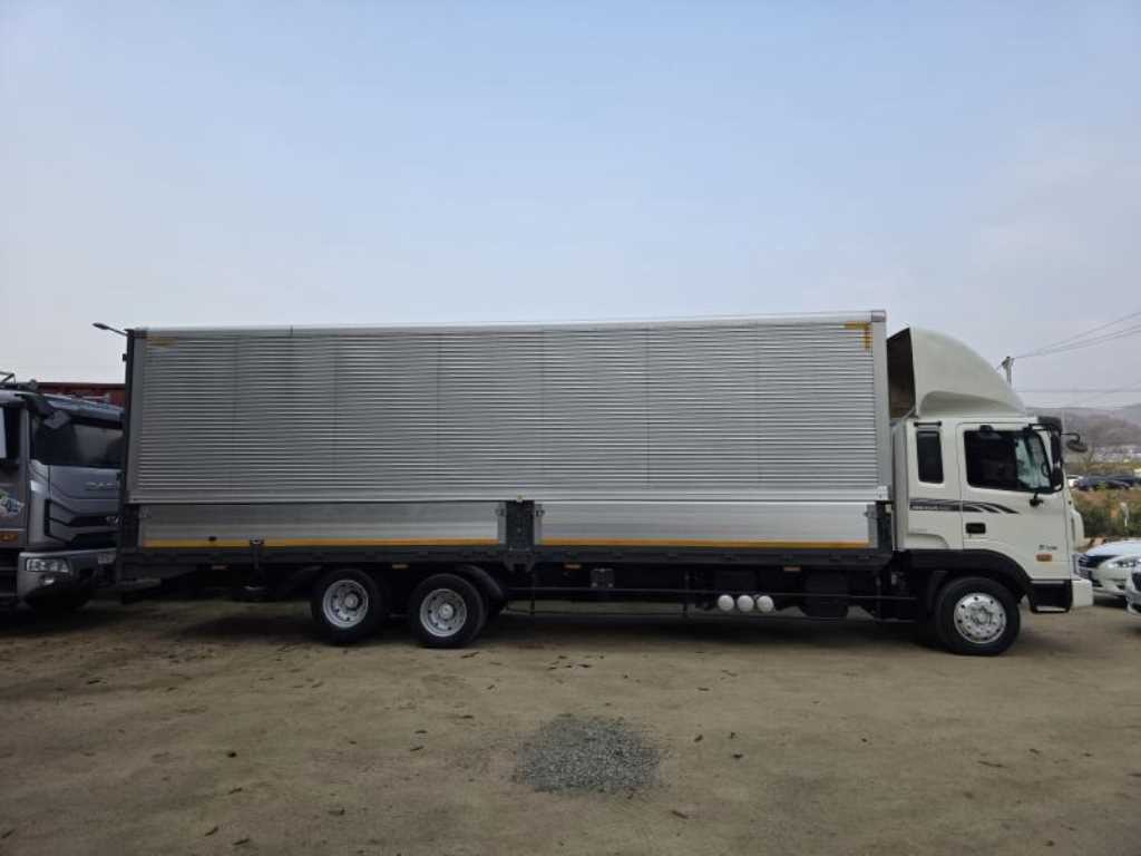 현대 메가트럭 윙바디 5톤 수동 3