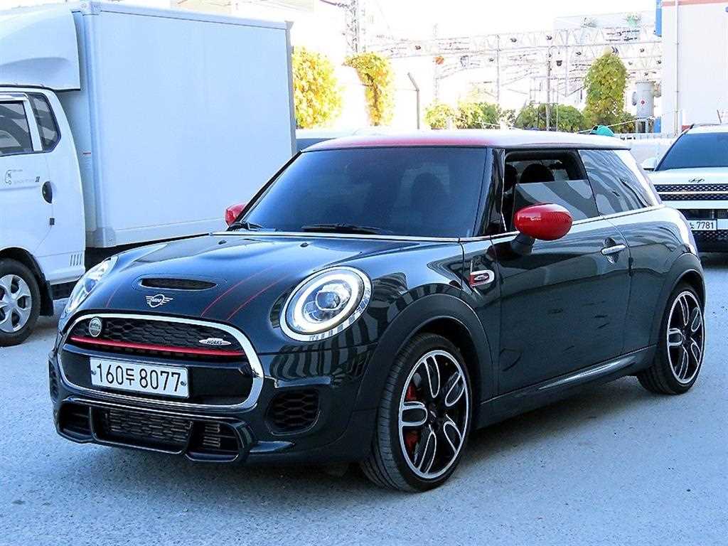 MINI 쿠퍼 JCW 사진 2/19