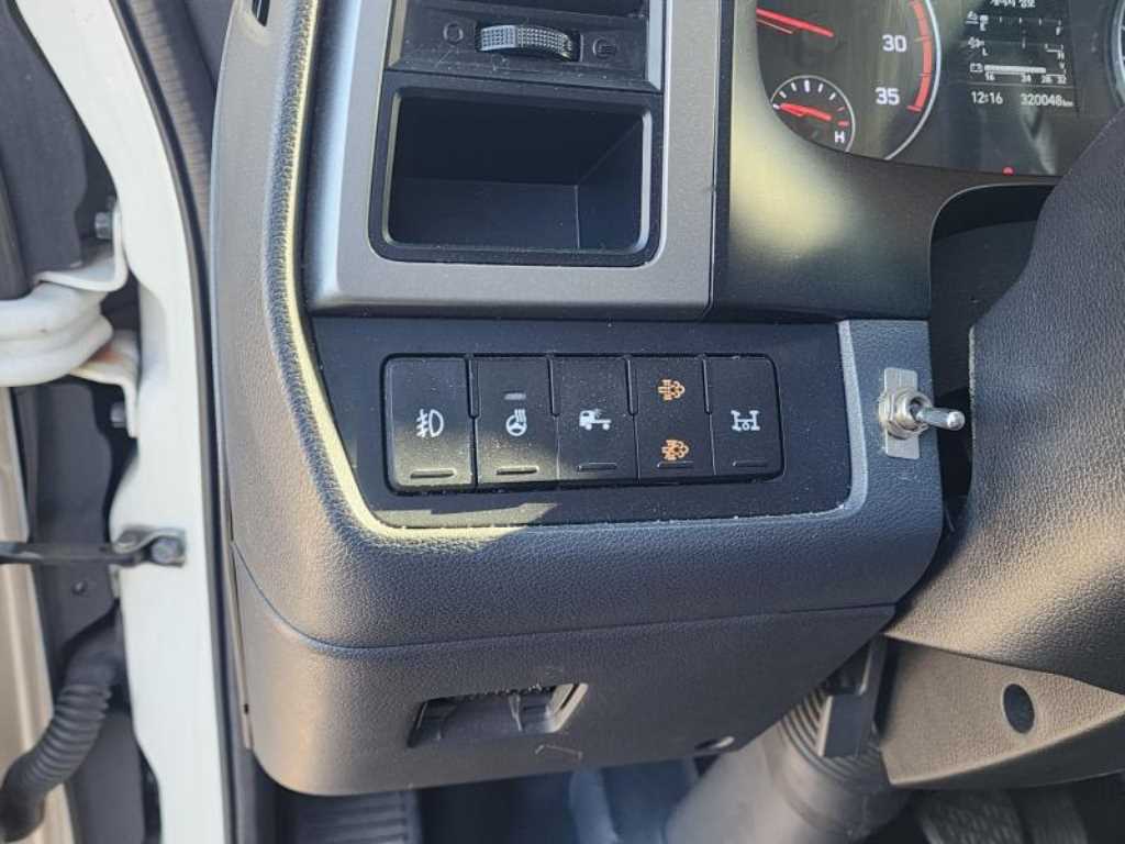 현대 올뉴마이티 2.5톤 냉동탑 12