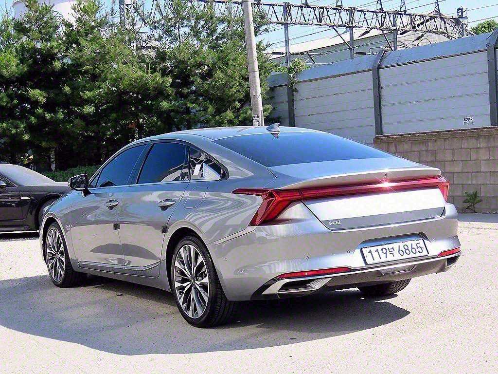 Kia K8 2.5 2WD Noblesse 4