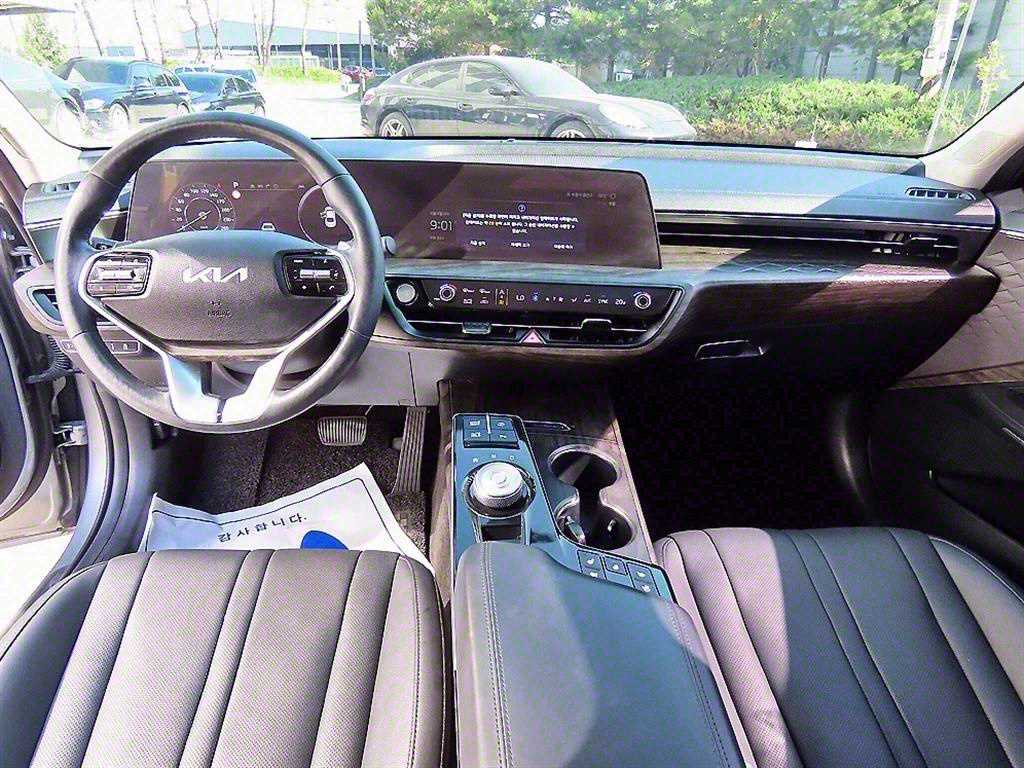 Kia K8 2.5 2WD Noblesse 8