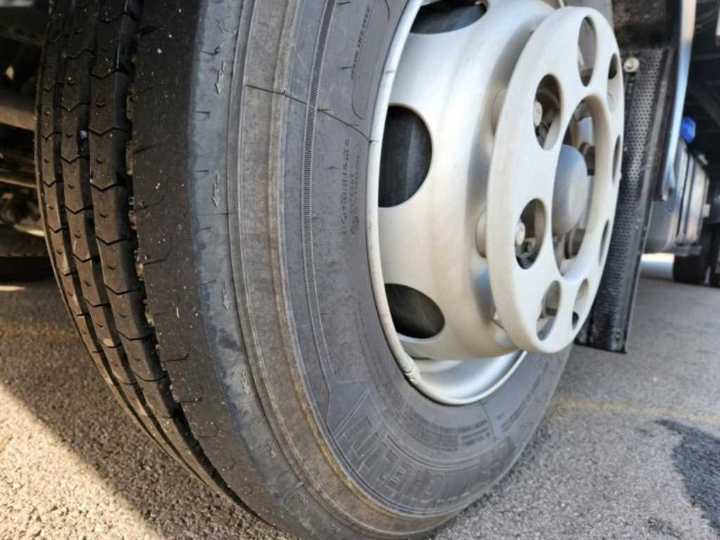 단바리 윙바디 5톤 오토 18