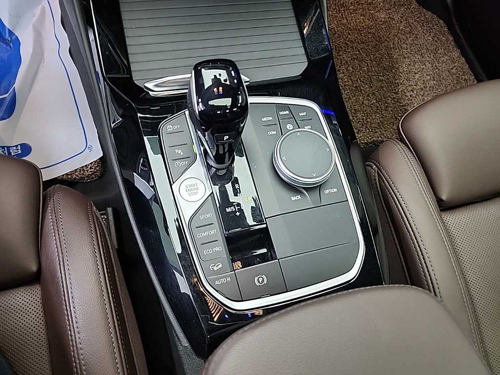 BMW X3 xDrive 20i M Sport Base Type 9