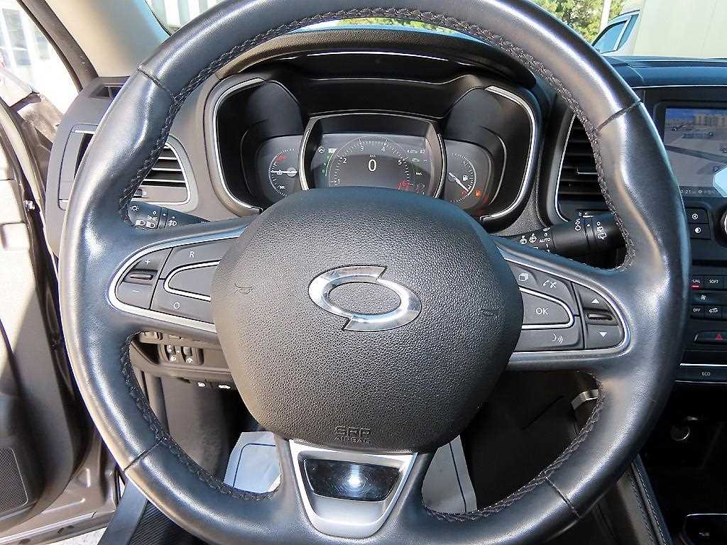 Renault QM6 2.0 LPe LE 2WD 9