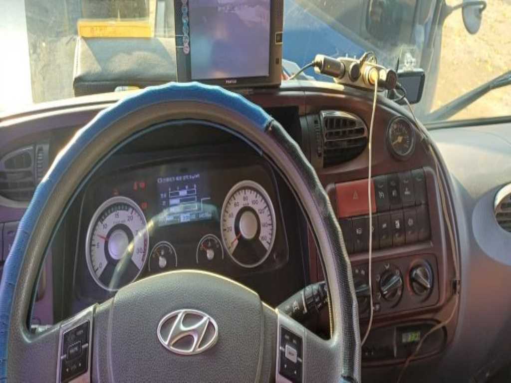 현대 메가트럭 카고 7.5톤 수동 6