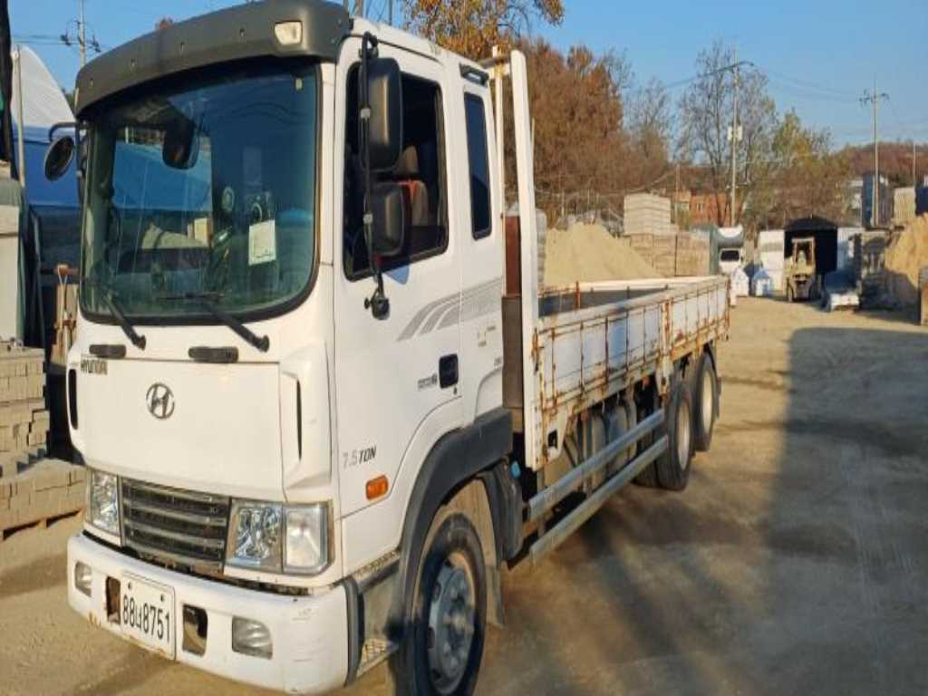 현대 메가트럭 카고 7.5톤 수동 1