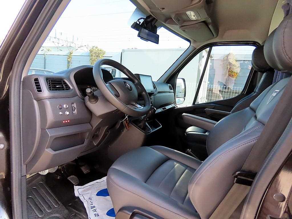 Renault Master Camping Car 8