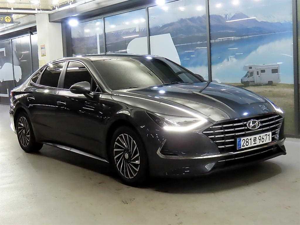 Hyundai Sonata Premium Plus 2