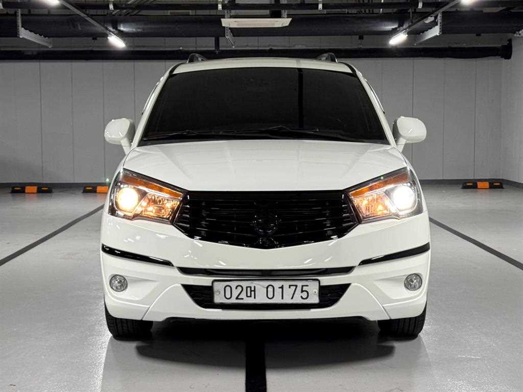 KGM 코란도 4WD TX 9인승 사진 2/20
