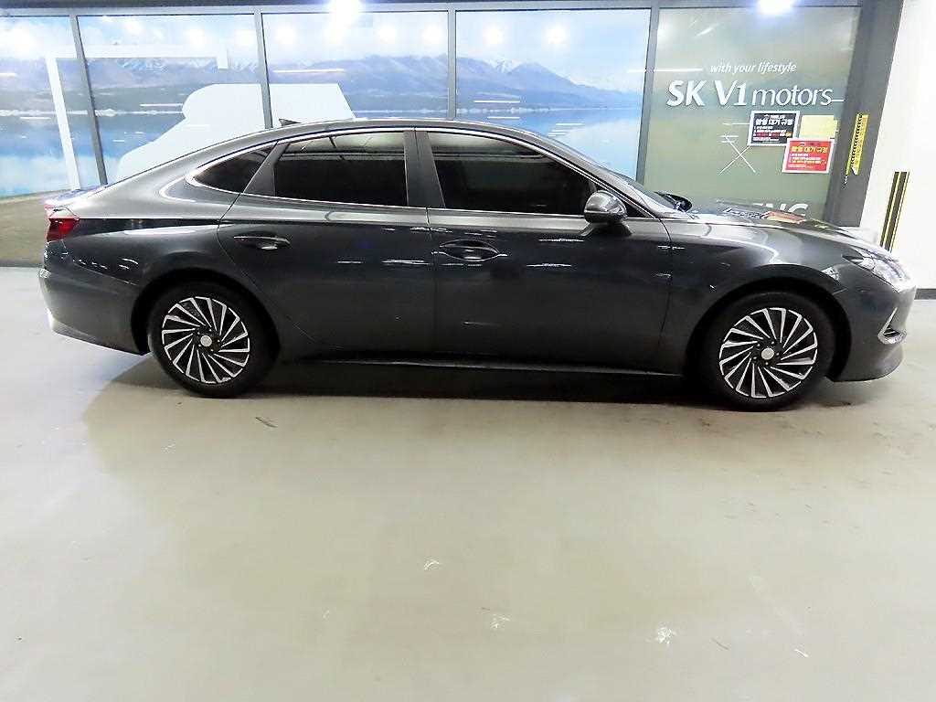 Hyundai Sonata Premium Plus 4