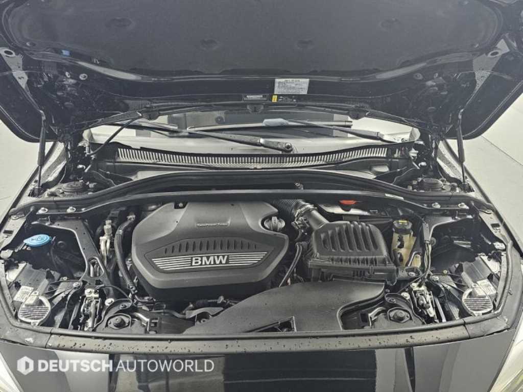 BMW 2 Series 218d Advantage 7