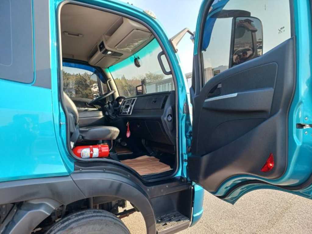 타타대우 더쎈 3.5톤 카고 7