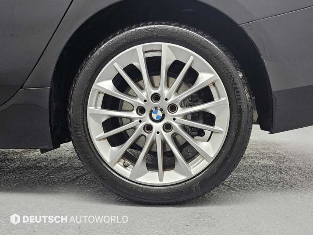 BMW 2 Series 218d Advantage 6