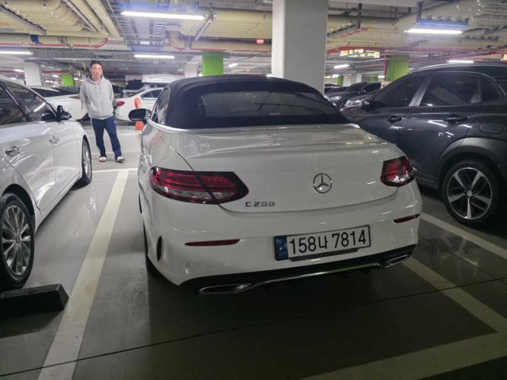 Mercedes-Benz C-Class C200 Cabriolet 4
