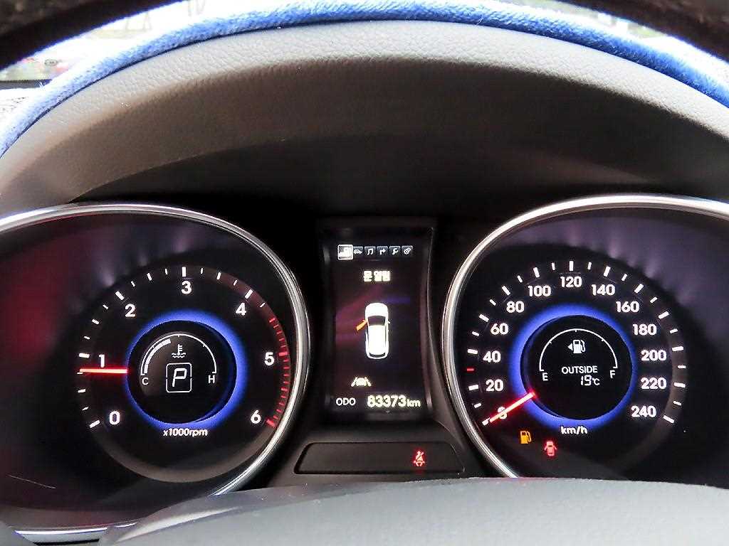 Hyundai Santa Fe Diesel 2WD 2.0 Exclusive Special 10