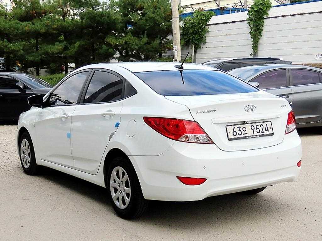 Hyundai Accent 1.4VVT Smart 4