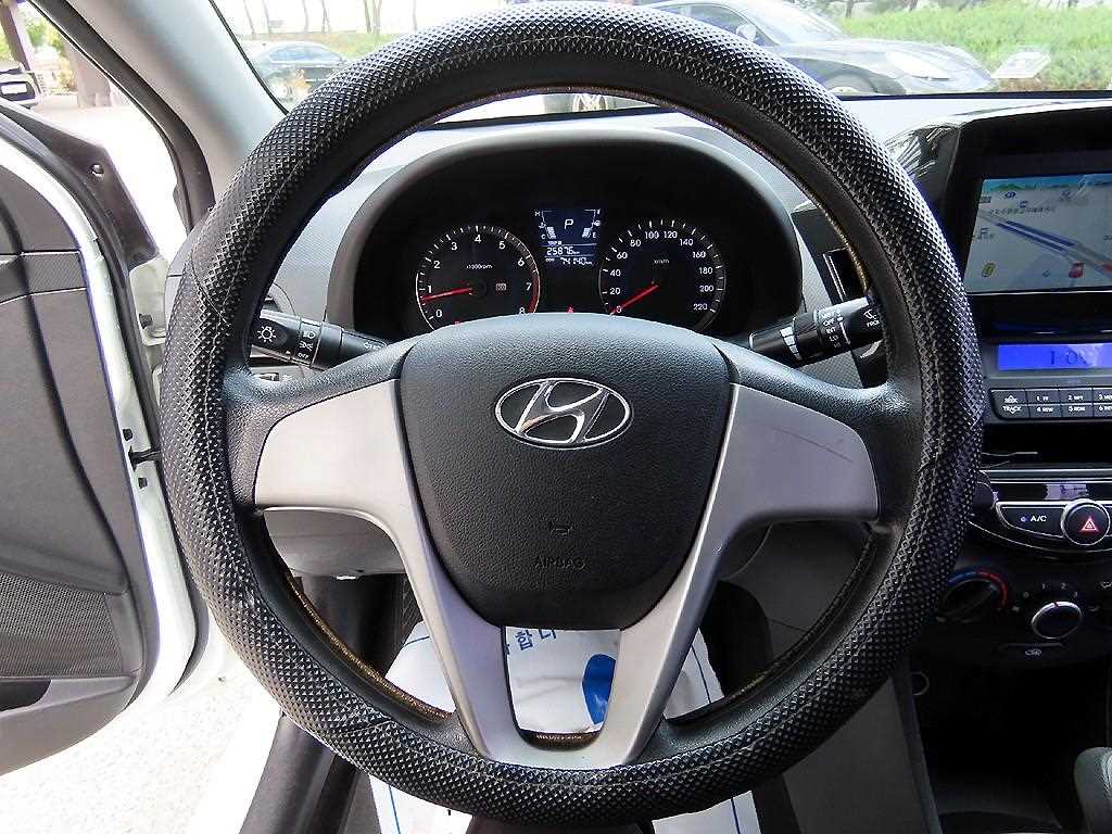 Hyundai Accent 1.4VVT Smart 9