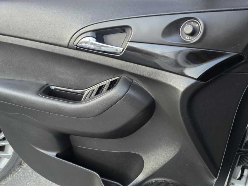 Chevrolet Orlando 2.0 Diesel LT Safety Pack 9