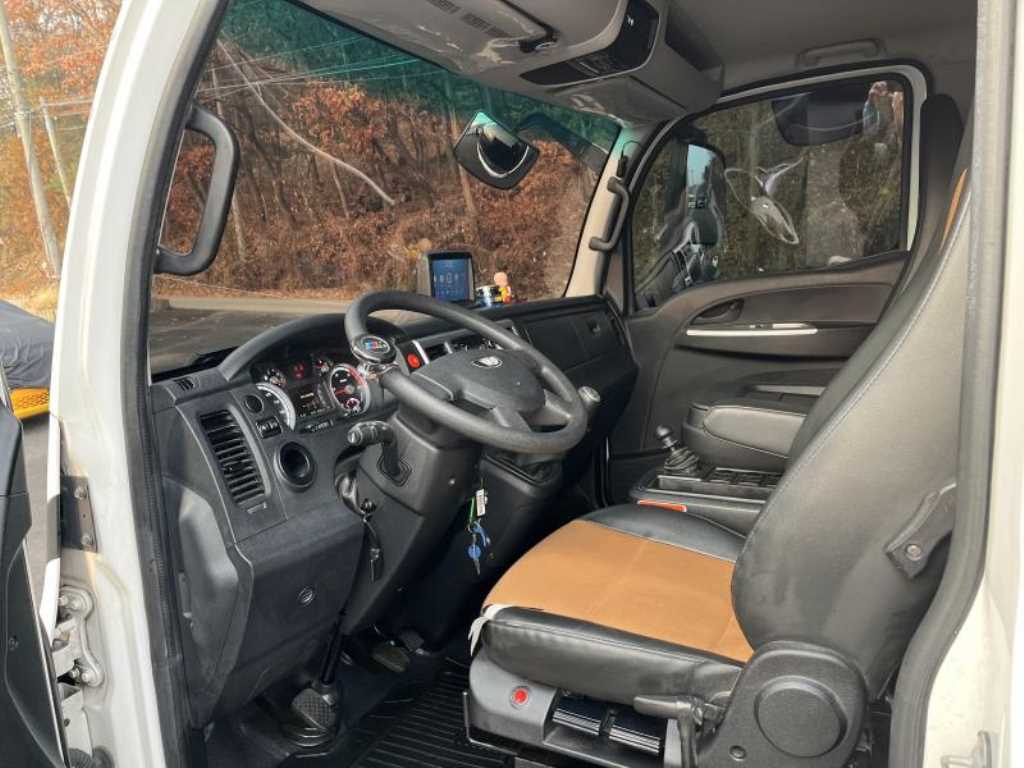 타타대우 더쎈 3.5톤 윙바디 8