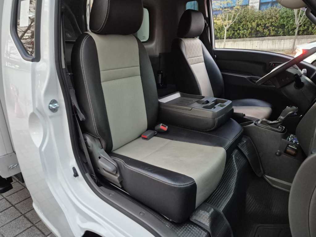 현대 포터2 1톤 냉동탑 LPG 9