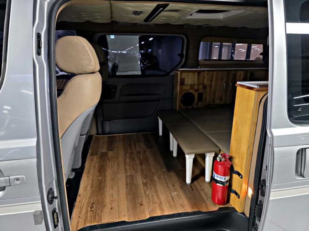 Hyundai Starex Camping Car 2WD 8